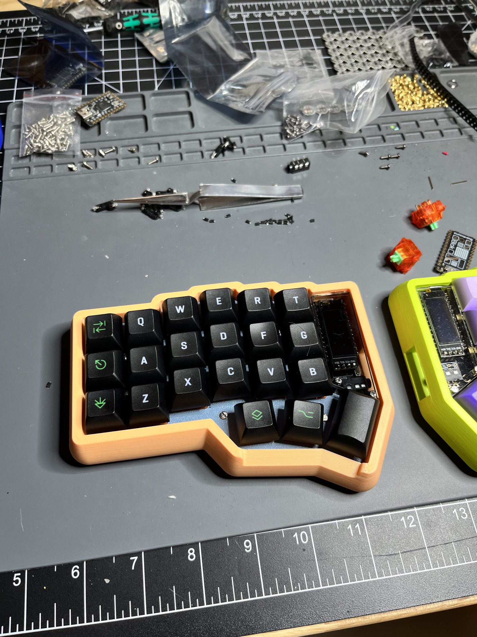 Vỏ cao cấp cho bàn phím Corne (CRKBD) 5 và 6 cột