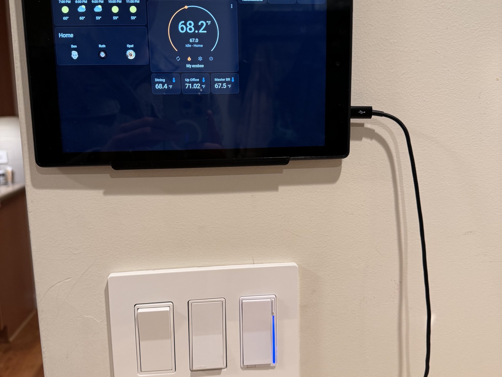 Giá treo tường cho máy tính bảng Fire HD 10 (2019)