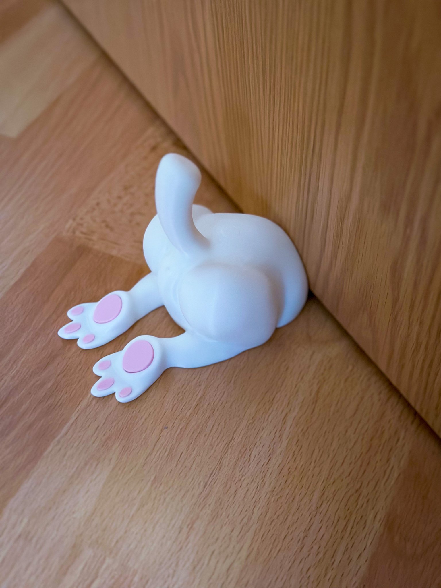 Gá đỡ cửa hình mèo bị đè nén phong cách độc đáo