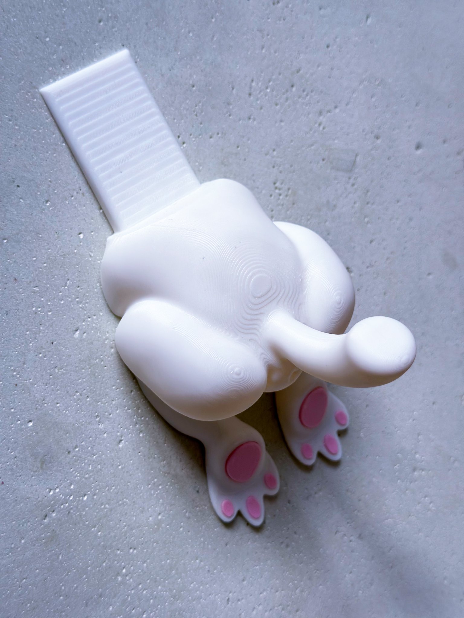 Gá đỡ cửa hình mèo bị đè nén phong cách độc đáo