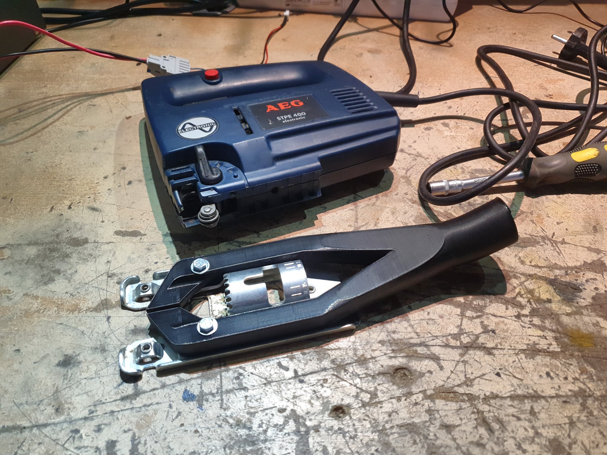 Hệ thống hút cho máy hút bụi AEG với đầu nối cưa lọng