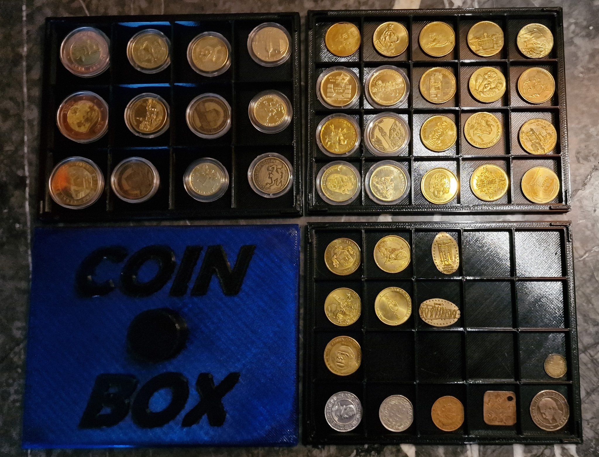 Hộp đựng tiền xu sưu tầm cho khách du lịch CZ