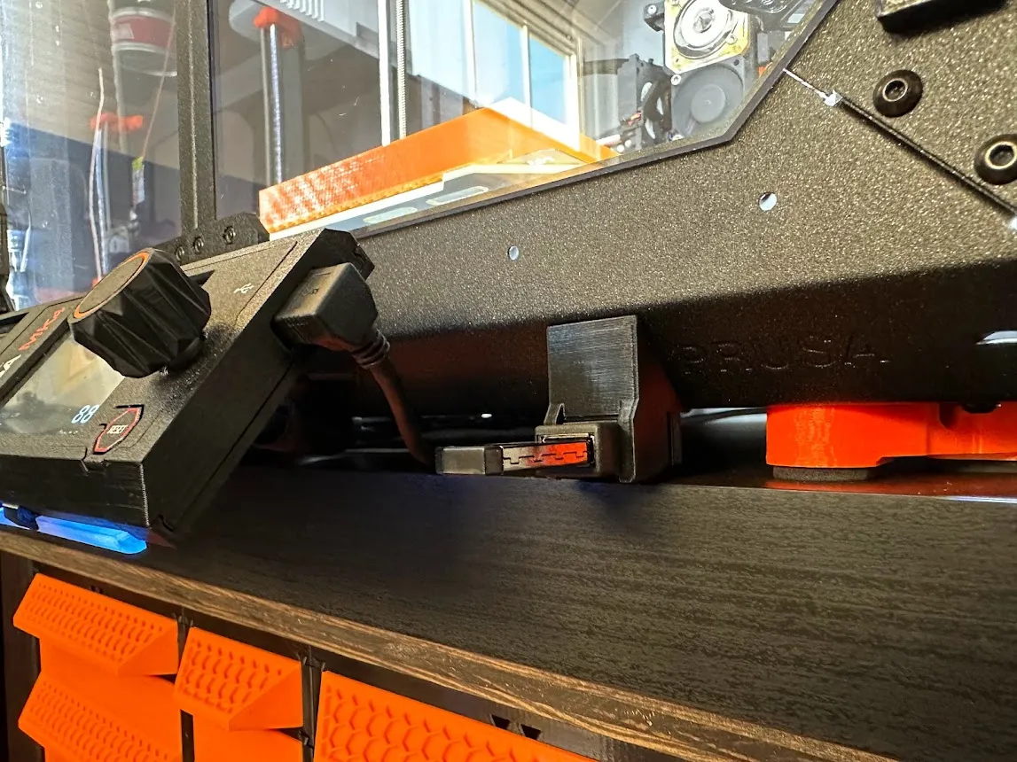 Giá đỡ cổng USB cho tủ Prusa MK4