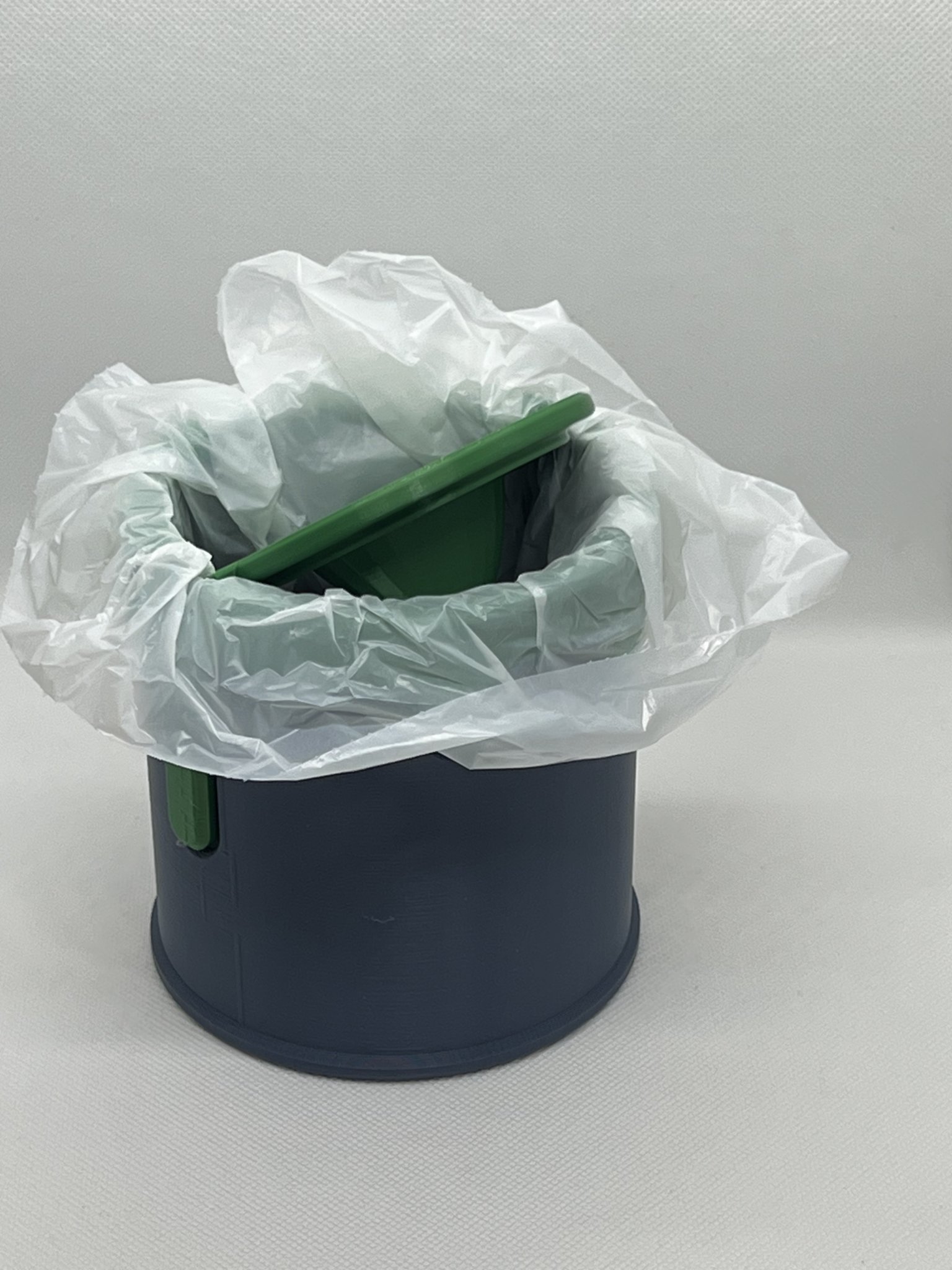 Nắp đậy có thể tháo rời cho thùng chứa nước nhỏ giọt