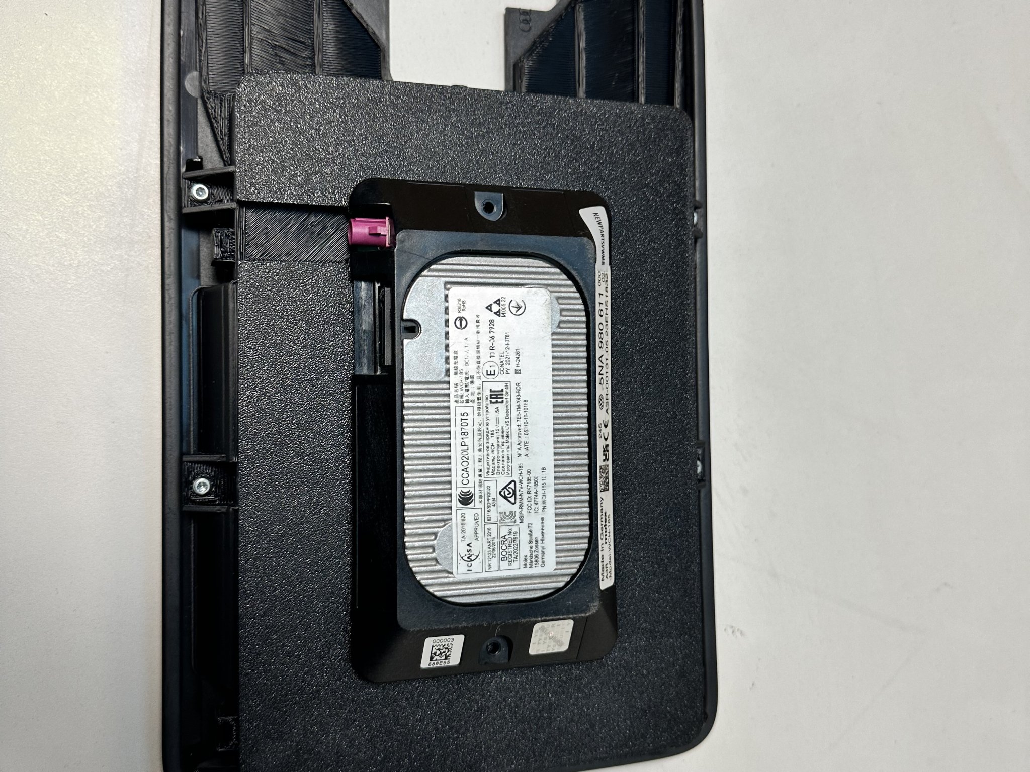 Sạc không dây và bộ tăng cường tín hiệu cho Audi A8 D3 4E