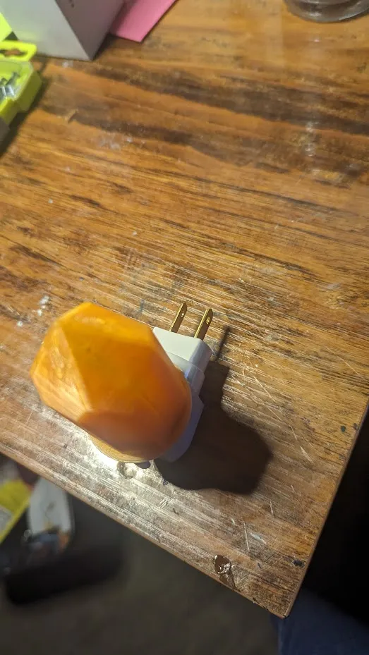 Đèn ngủ hình chóp pha lê cho không gian phòng tắm