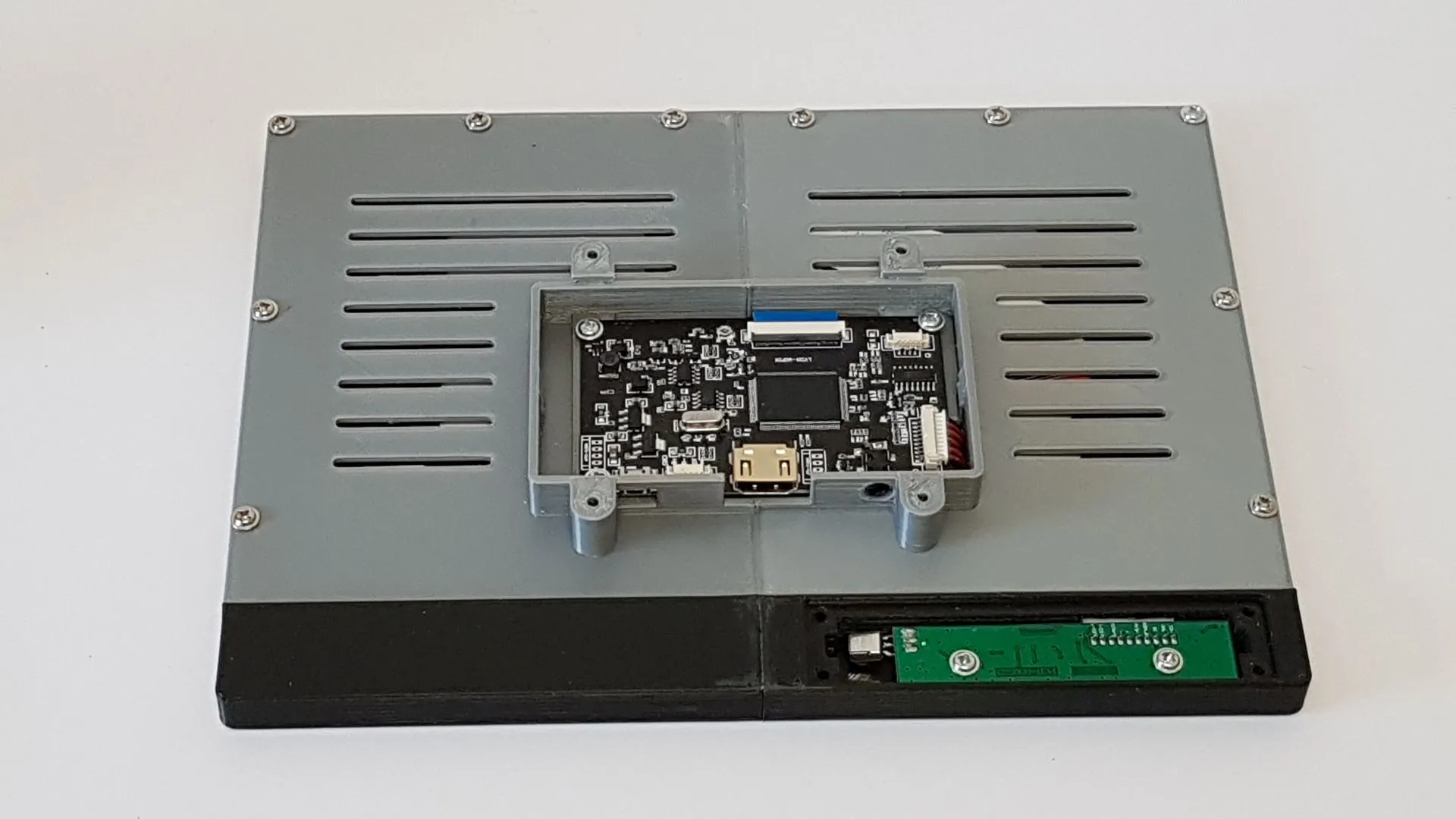 Vỏ màn hình TFT 10.1" với giá đỡ cho máy tính bảng cũ