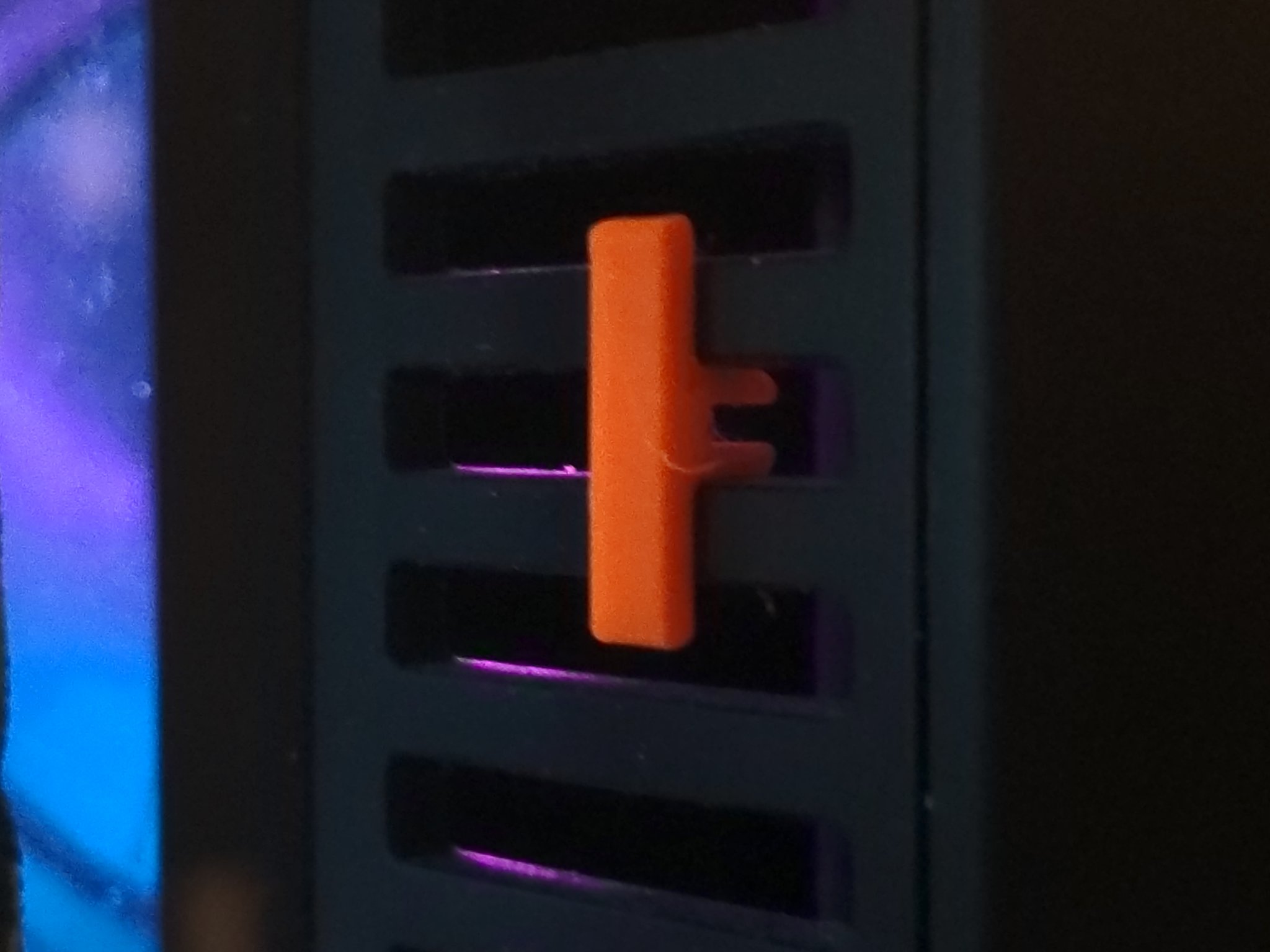 Kẹp thoát khí trước cho vỏ máy tính Corsair 110R/110Q