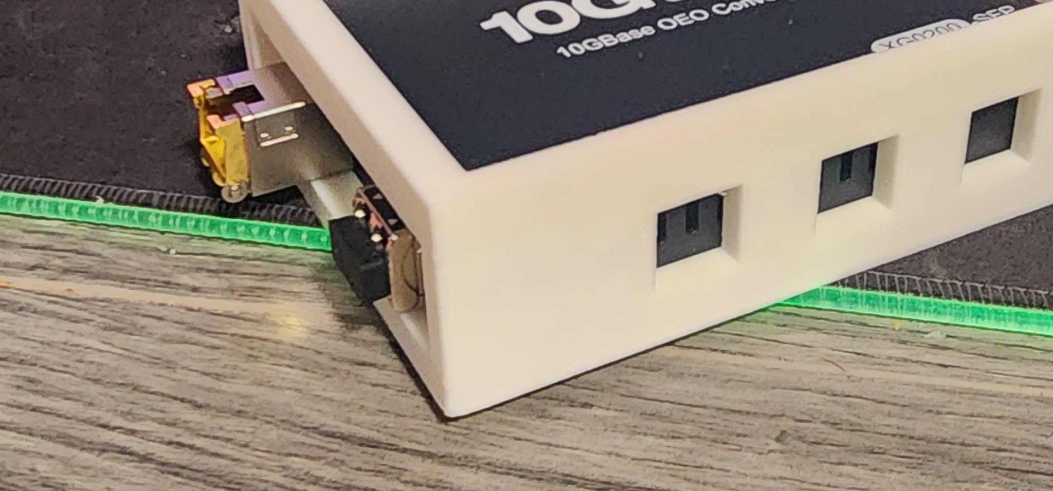 Giá đỡ tường cho bộ chuyển đổi media 10Gtek