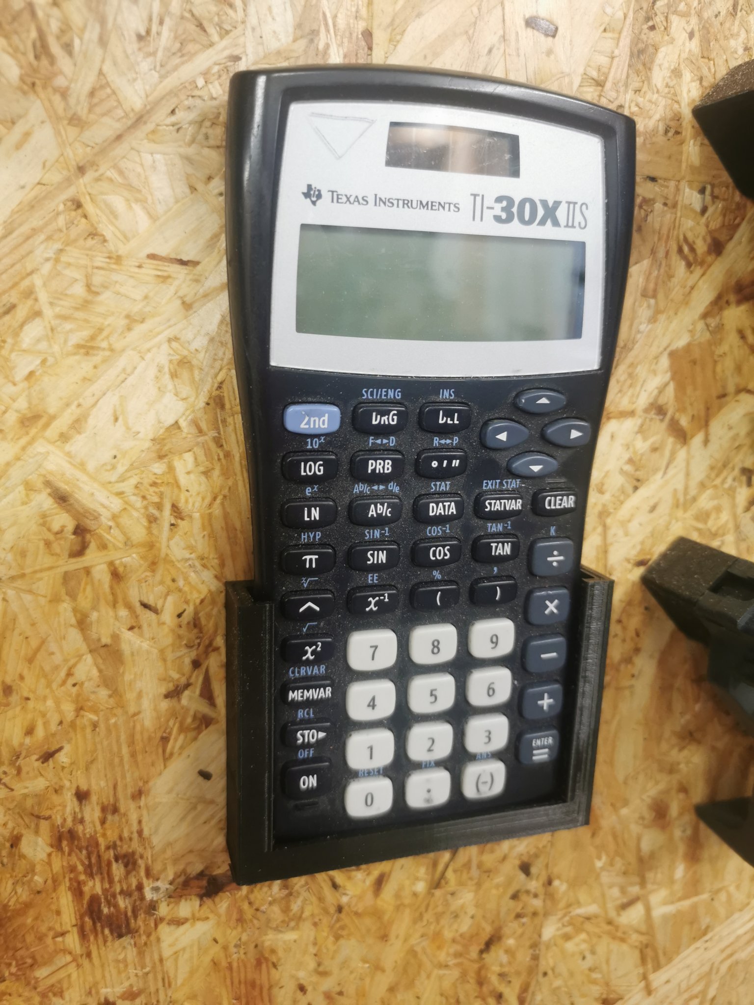 Giá đỡ cho máy tính cầm tay Texas Instruments TI-30X II S
