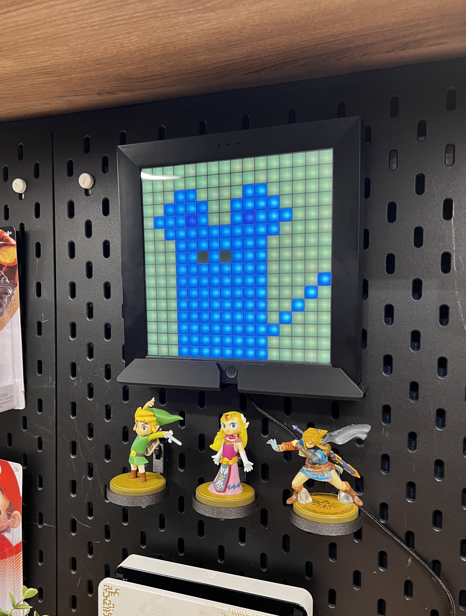 Giá đỡ Divoom cho bảng LED RGB 16x16 trên Ikea Skadis