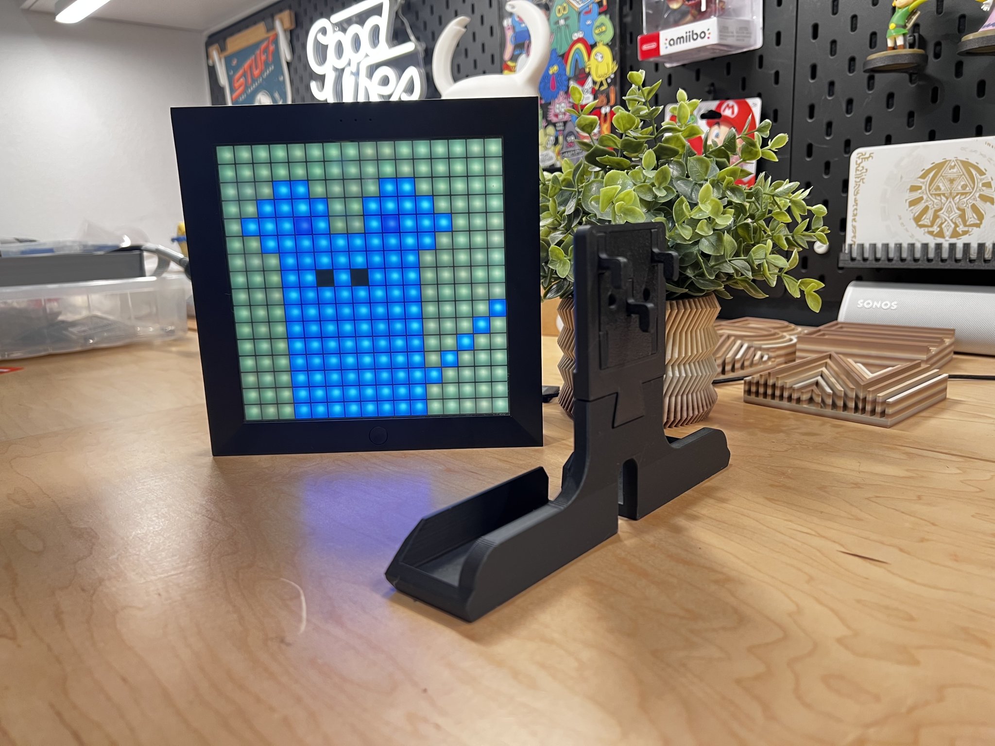 Giá đỡ Divoom cho bảng LED RGB 16x16 trên Ikea Skadis