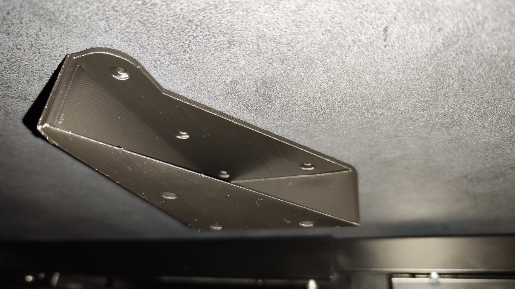 Giá đỡ bàn phím tối giản dưới mặt bàn