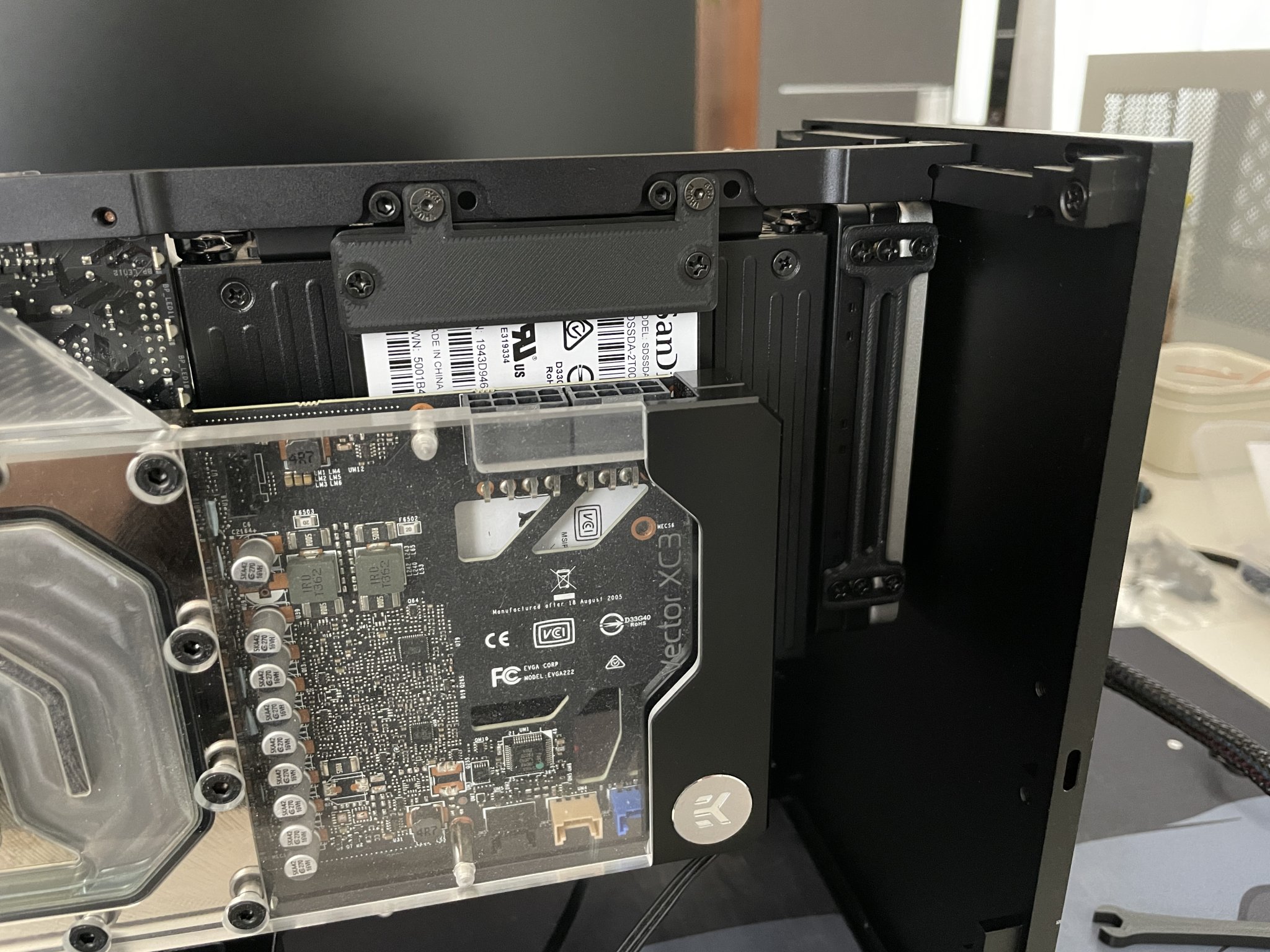 Giá đỡ SSD và quạt tản nhiệt cho Formd T1 V2