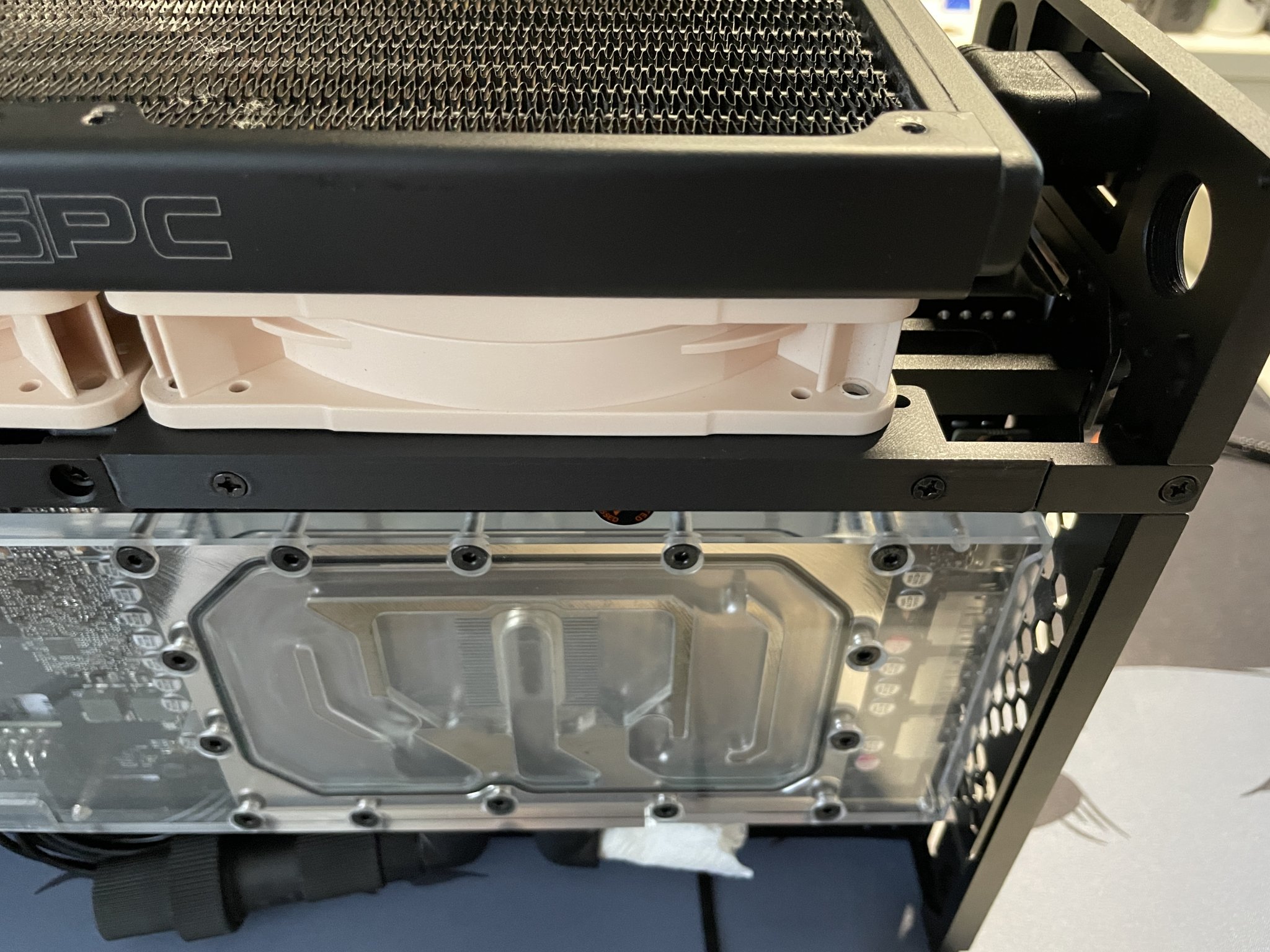 Giá đỡ SSD và quạt tản nhiệt cho Formd T1 V2