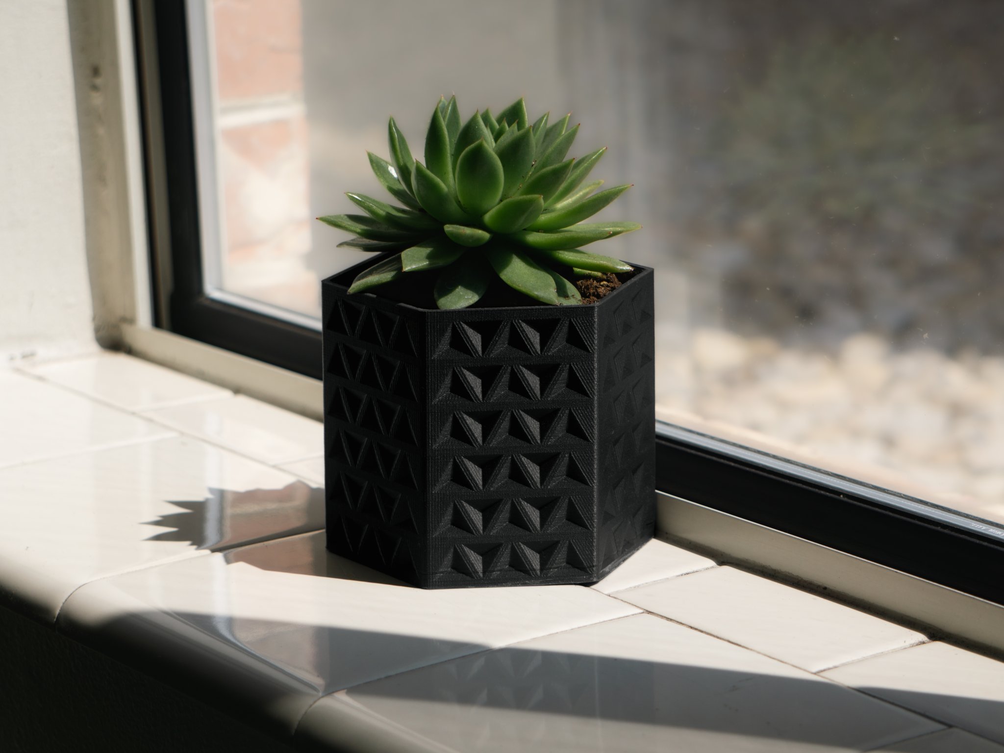 Chậu cây hình lục giác Tri-Hex 4 inch có lỗ thoát nước