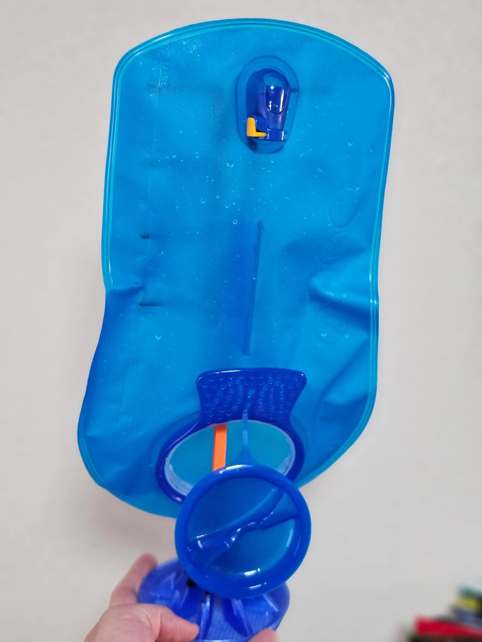 Giá đỡ làm khô bình Camelbak và bình nước khác