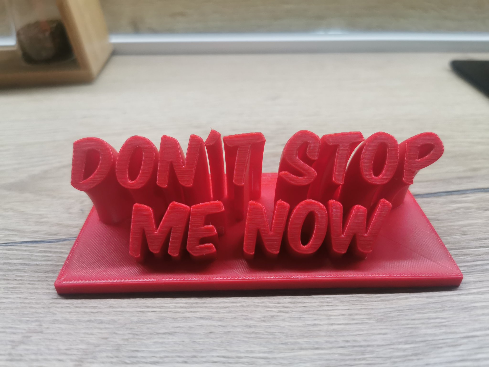 Chặn cửa Dont stop me now đơn giản và tiện dụng