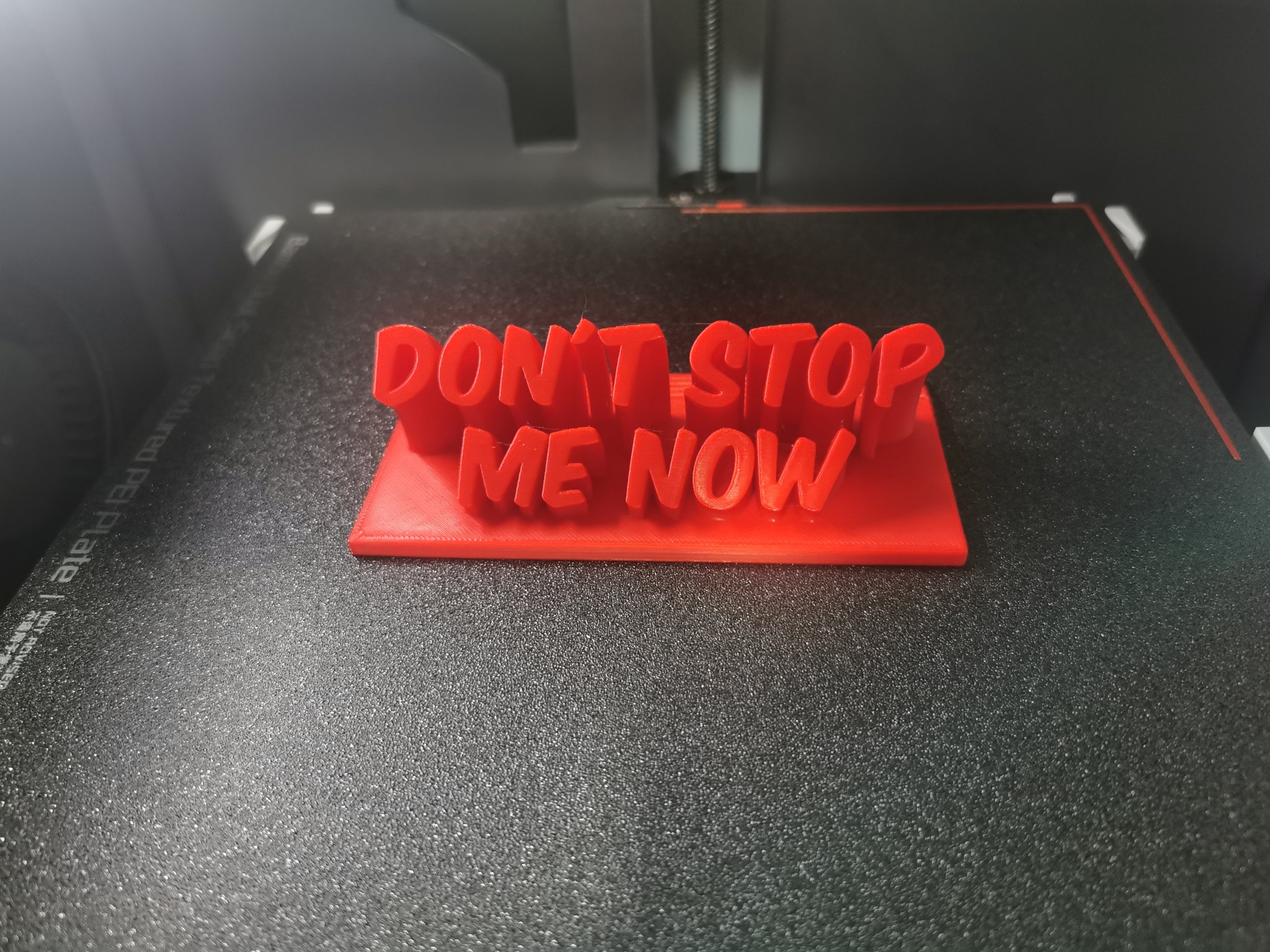Chặn cửa Dont stop me now đơn giản và tiện dụng