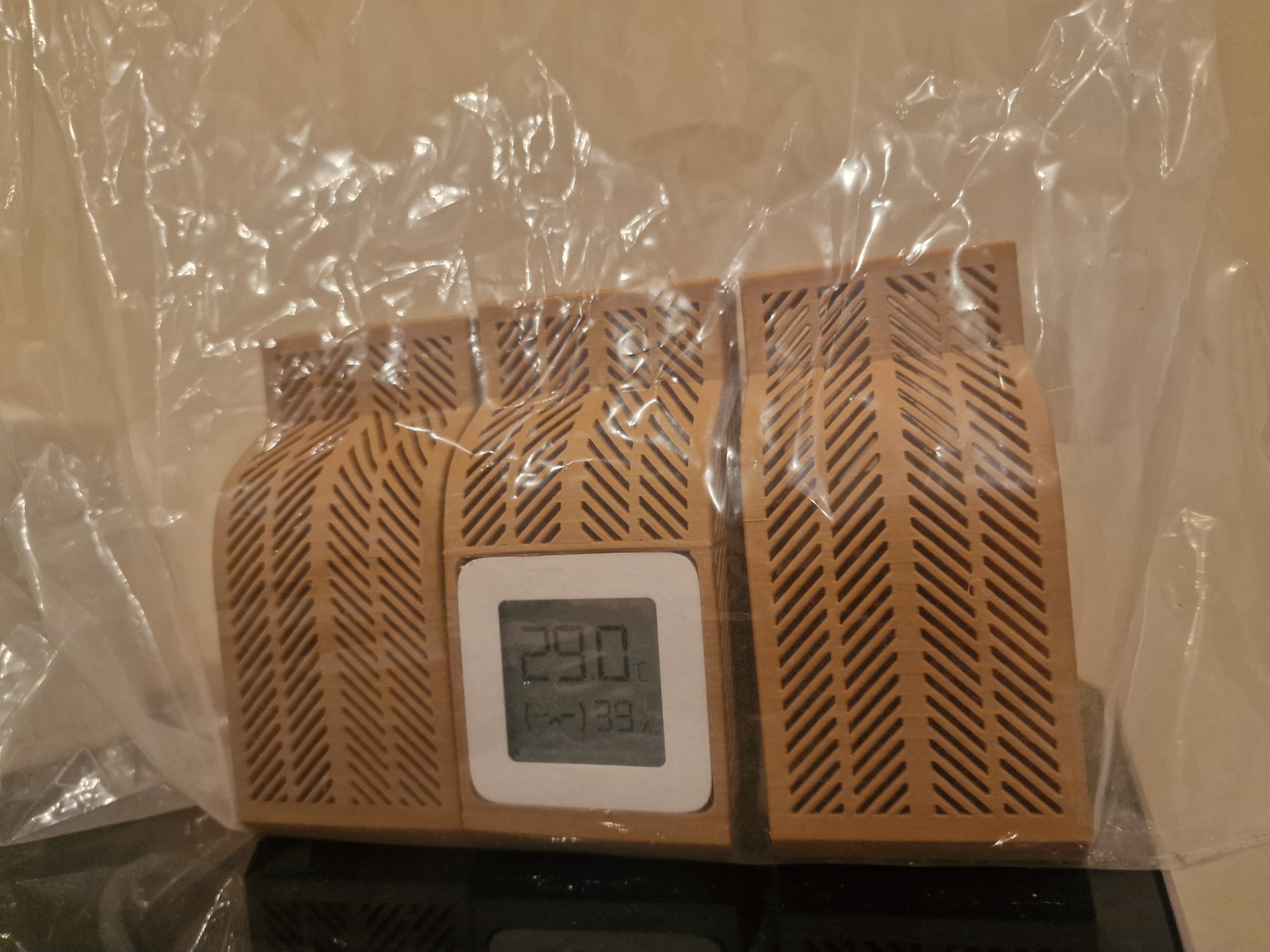 Hộp khô cho Bambu Lab AMS với Xiaomi Mi Temperature and Humidity Monitor 2cutout + funnel