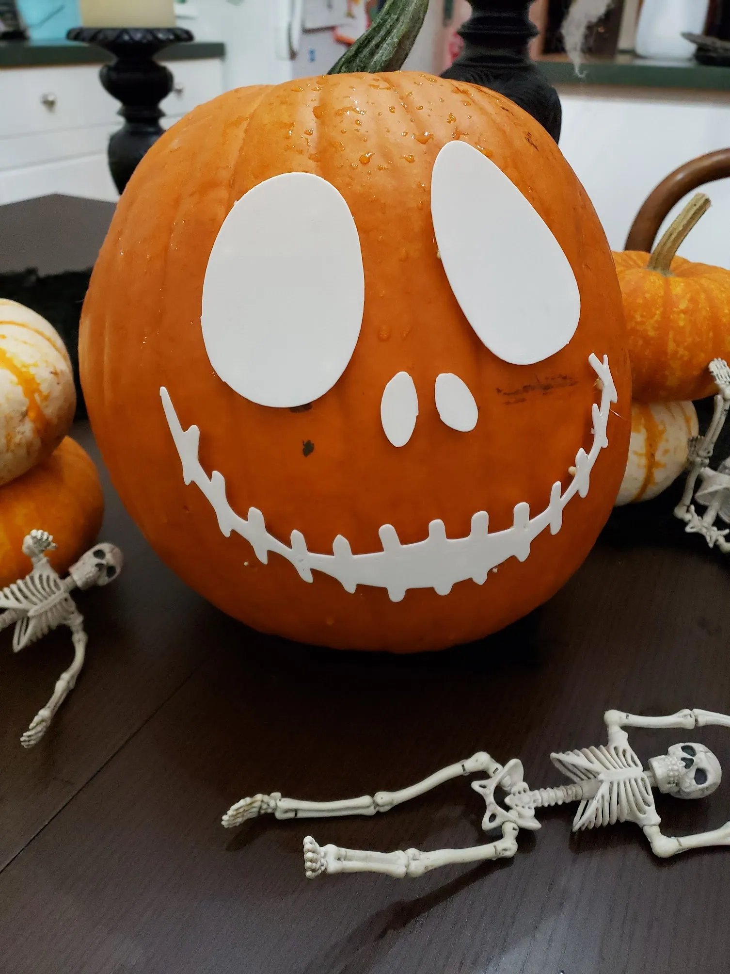 Trang trí bí ngô Halloween Jack Skellington