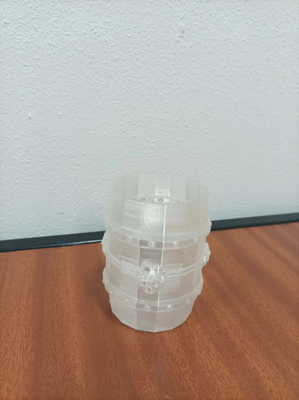 Cốc rượu vang hình thùng xoắn ốc