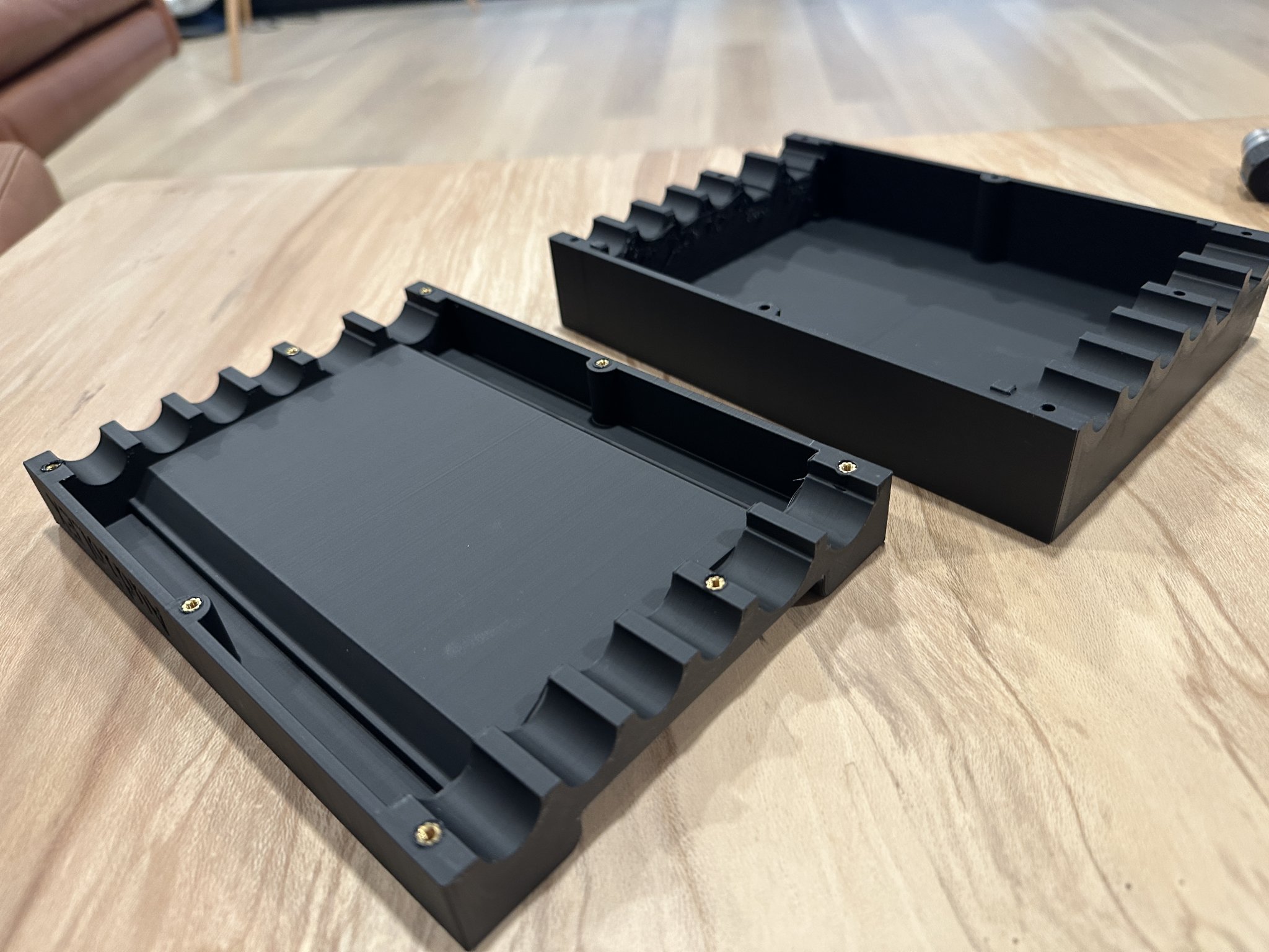 Giá đỡ quản lý cáp cho Apogee Duet 3