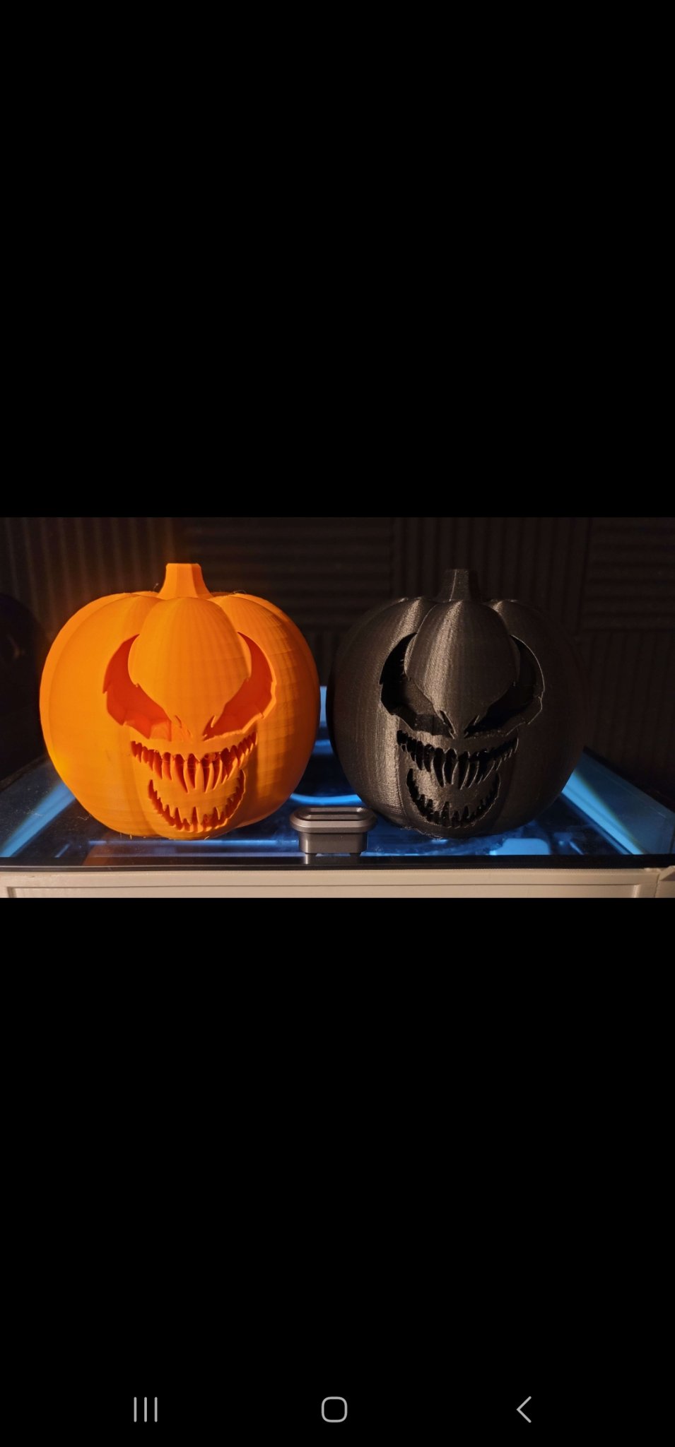 Quả bí ngô Venom độc đáo cho Halloween