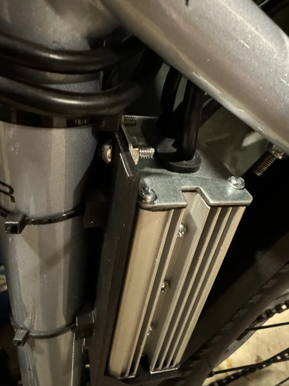 Giá đỡ hộp điều khiển cho xe đạp điện