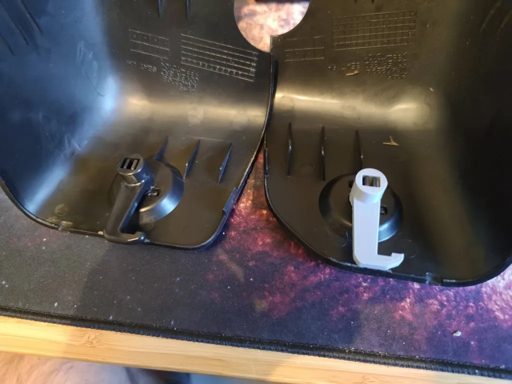 Nắp chốt cho ghế hàng thứ ba Mitsubishi Pajero V60 dài