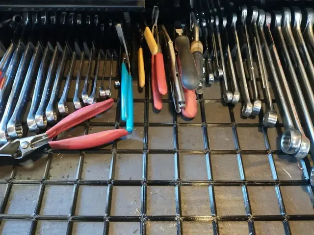 Giá đỡ kìm Gridfinity cho hộp dụng cụ