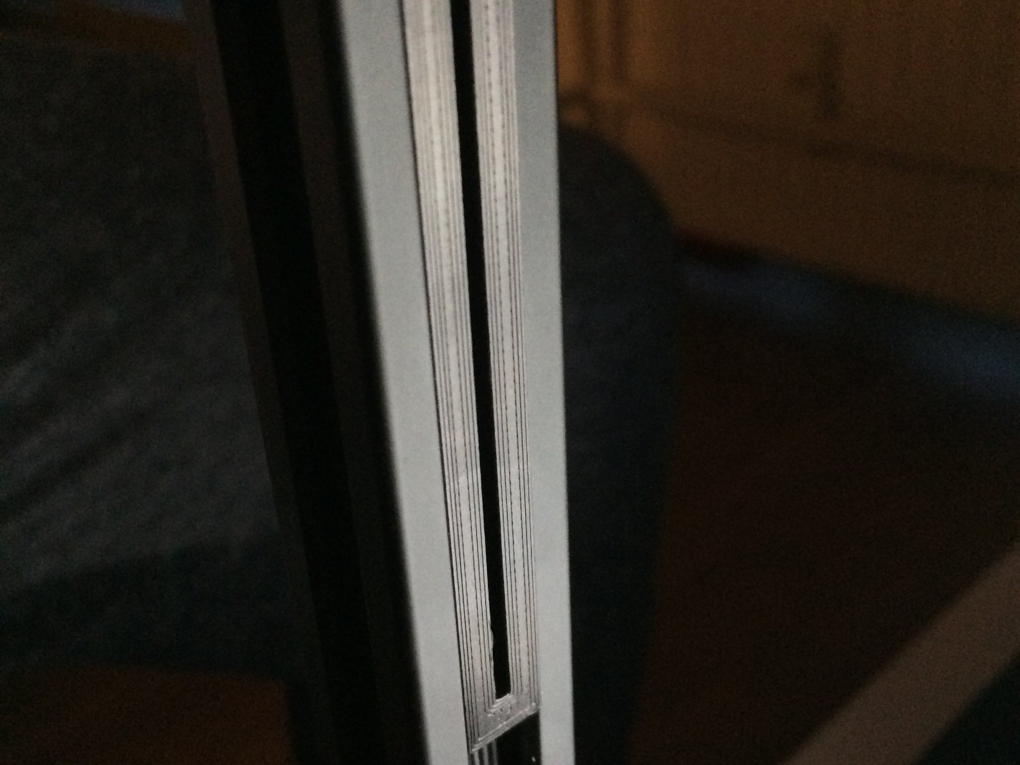 Giá đỡ cáp Sapphire Pro cho khung nhôm