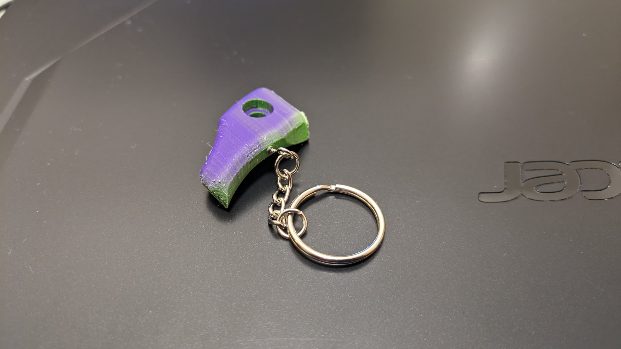 Móc khóa hình chai leo núi độc đáo