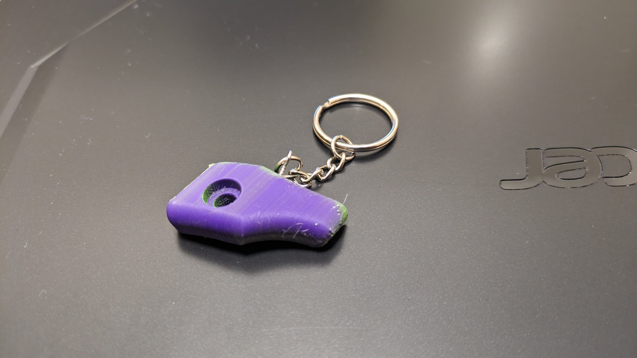 Móc khóa hình chai leo núi độc đáo