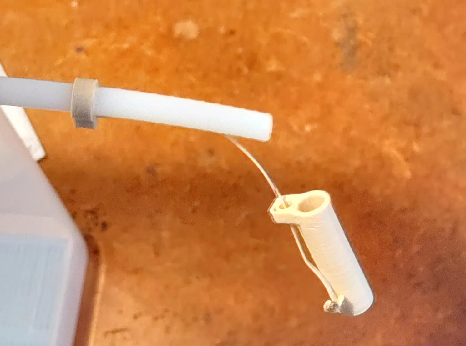 Nắp bảo vệ filament cho máy in 3D trong hộp sấy