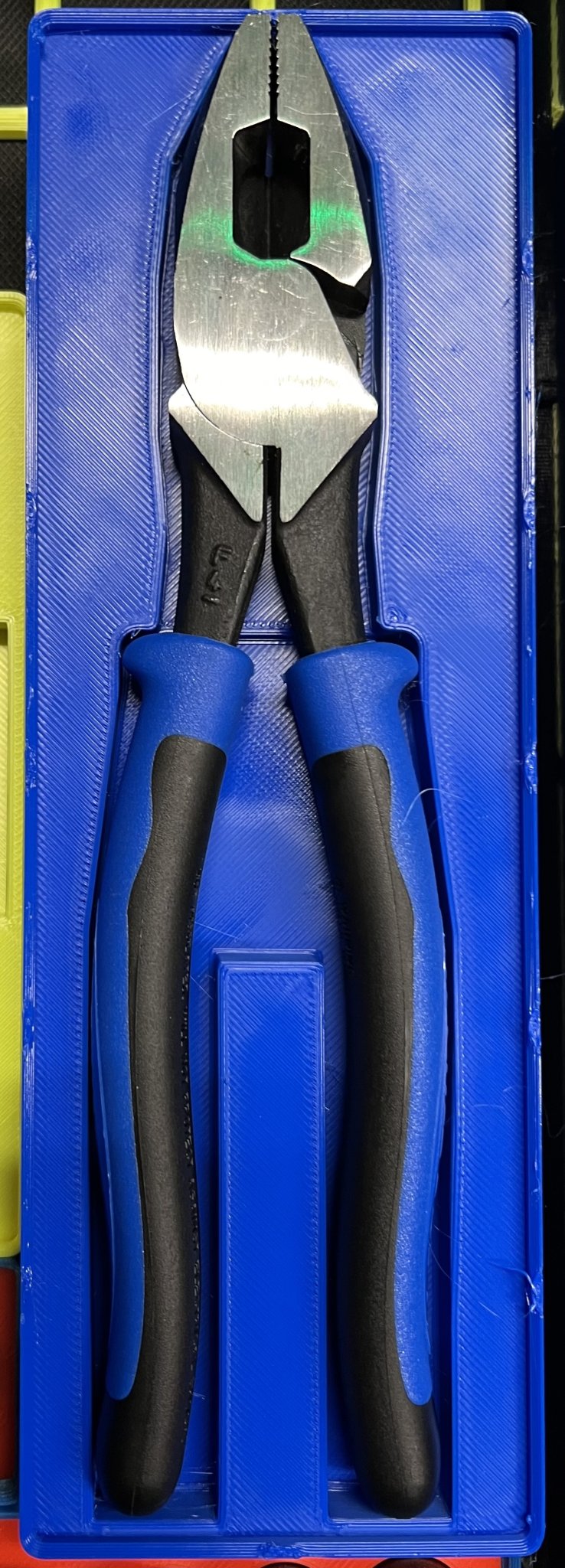 Giá đỡ Gridifinity cho kìm cắt bên Klein Tools J2000-9NE