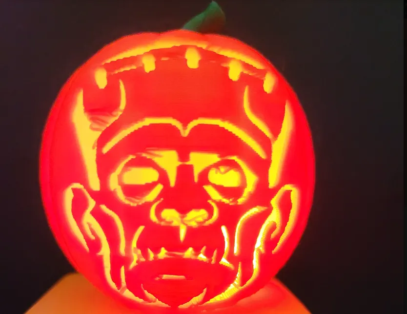 Quái vật bí ngô Franky với mặt Frankenstein có đèn LED