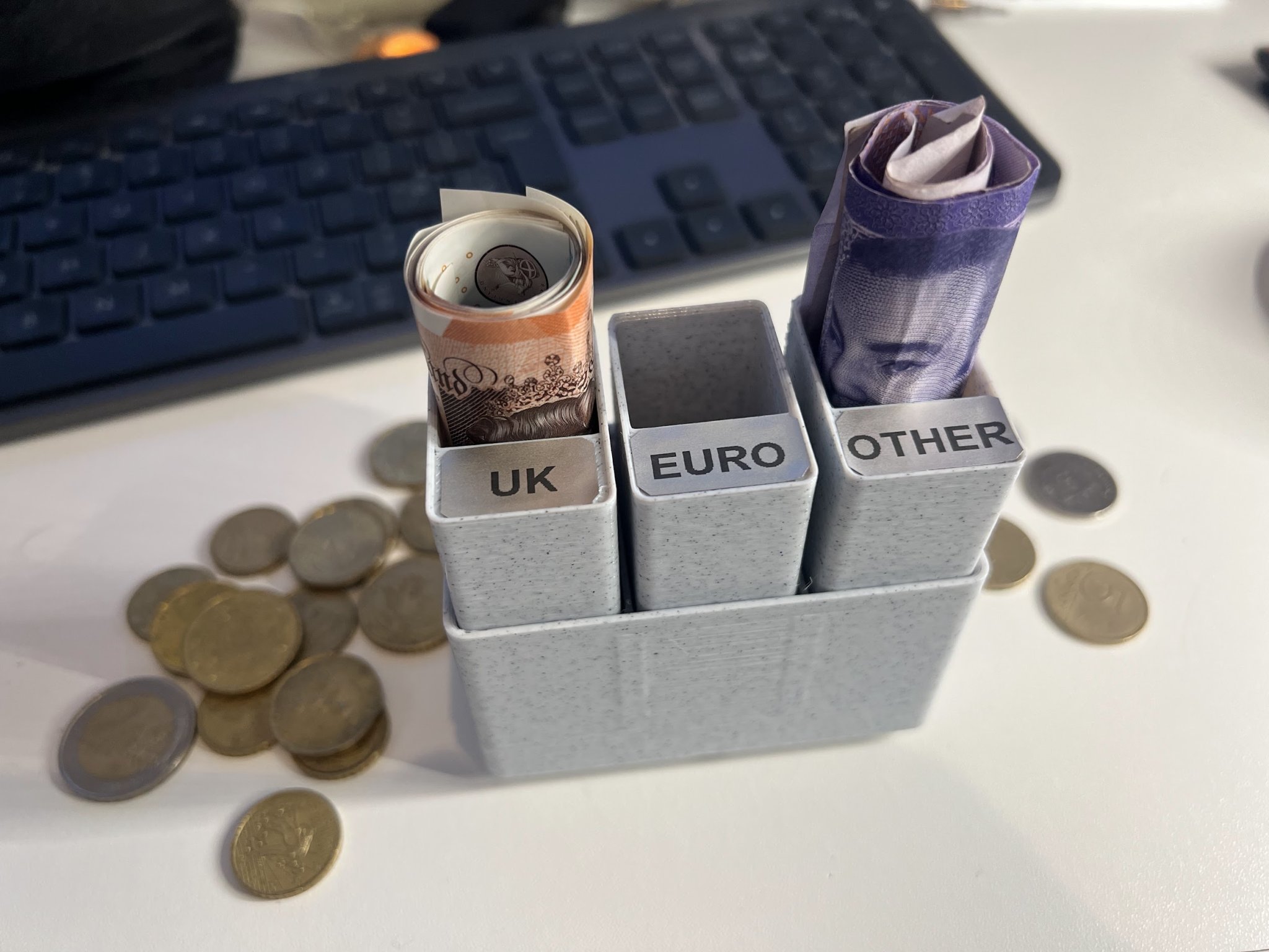 Giá đỡ tiền tệ cho hệ thống Gridfinity