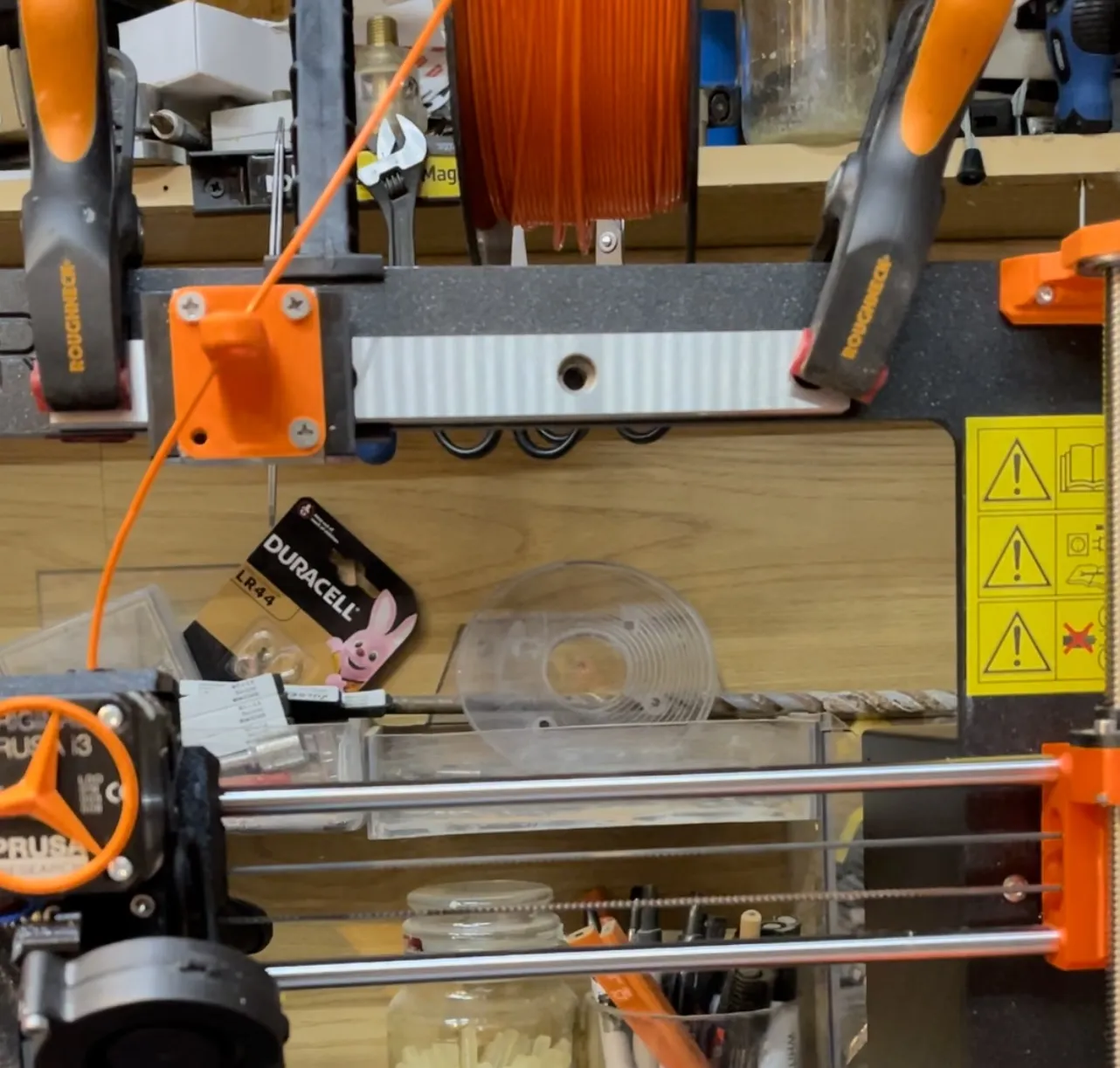 Hướng dẫn filament đường ray tuyến tính Prototype thử nghiệm ray 20mm. Bây giờ có các hỗ trợ ray.