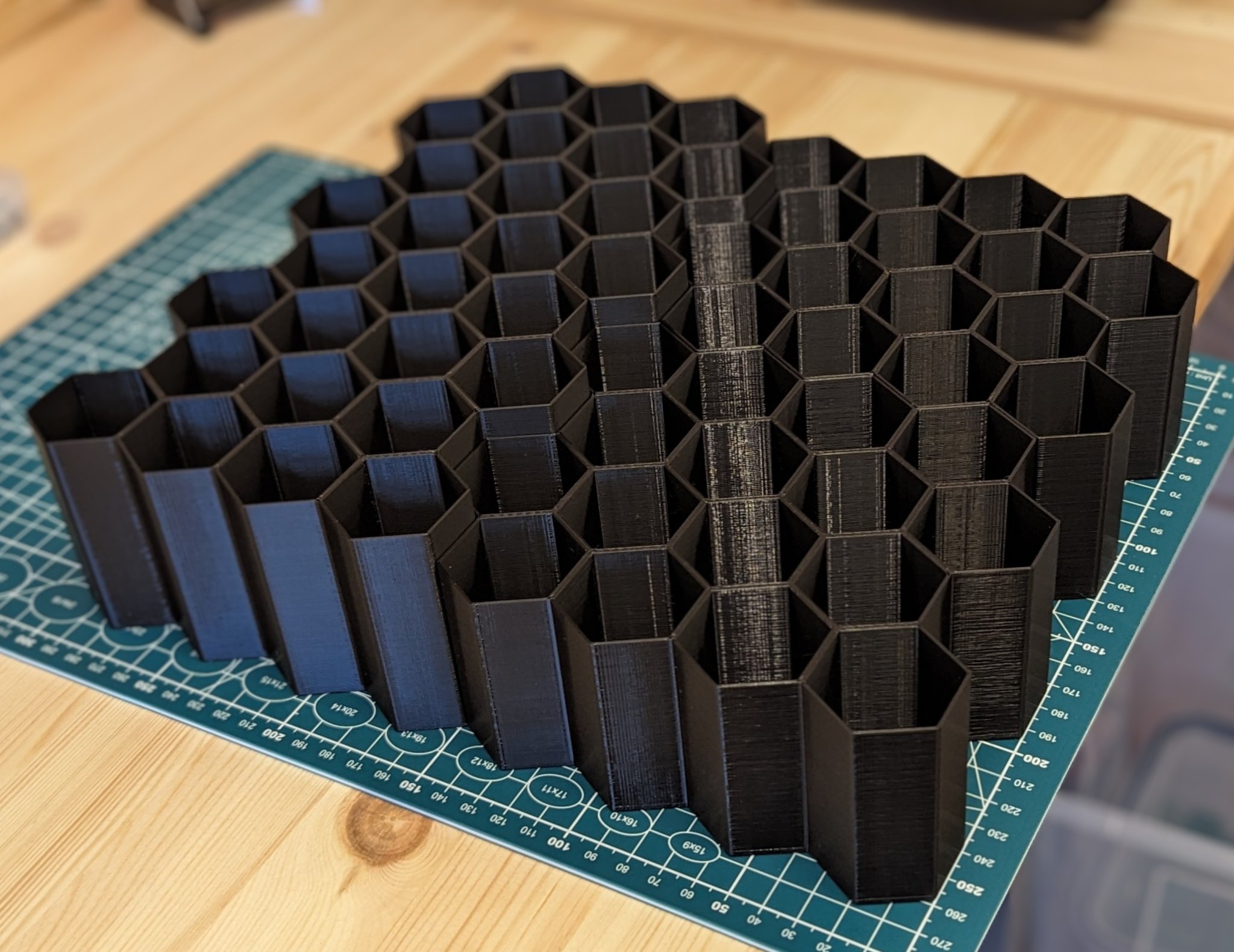 Giá đỡ cáp tổ ong cho ngăn kéo Ikea Kallax