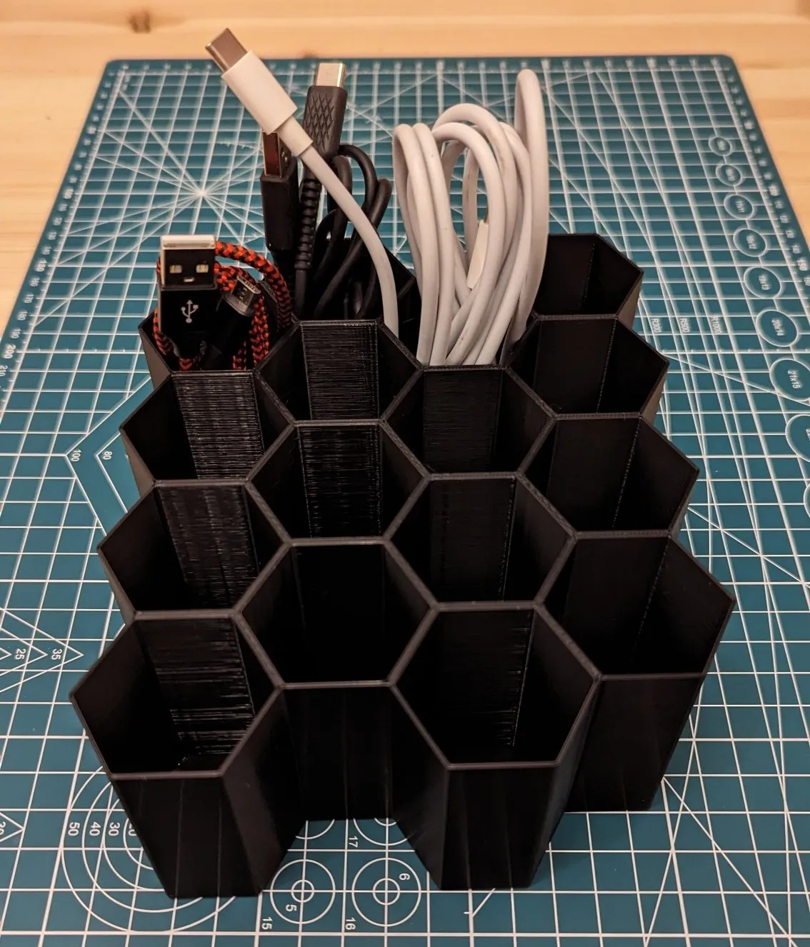 Giá đỡ cáp tổ ong cho ngăn kéo Ikea Kallax