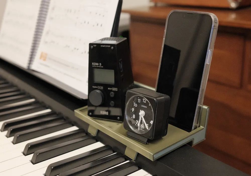 Khay để phụ kiện cho đàn piano Roland FP-10