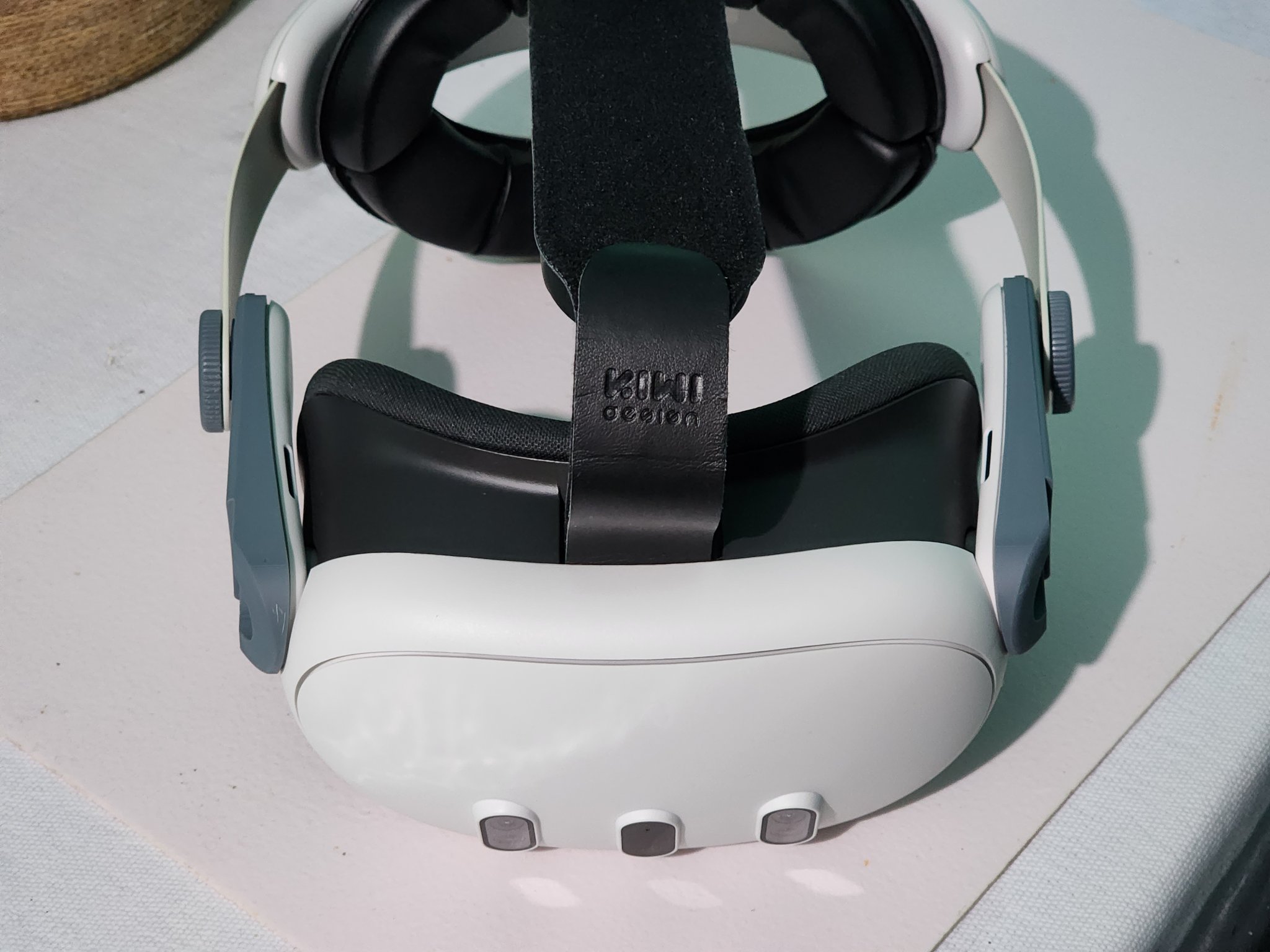 Bộ chuyển đổi Kiwi thiết kế cong cho Quest 2 sang Quest 3