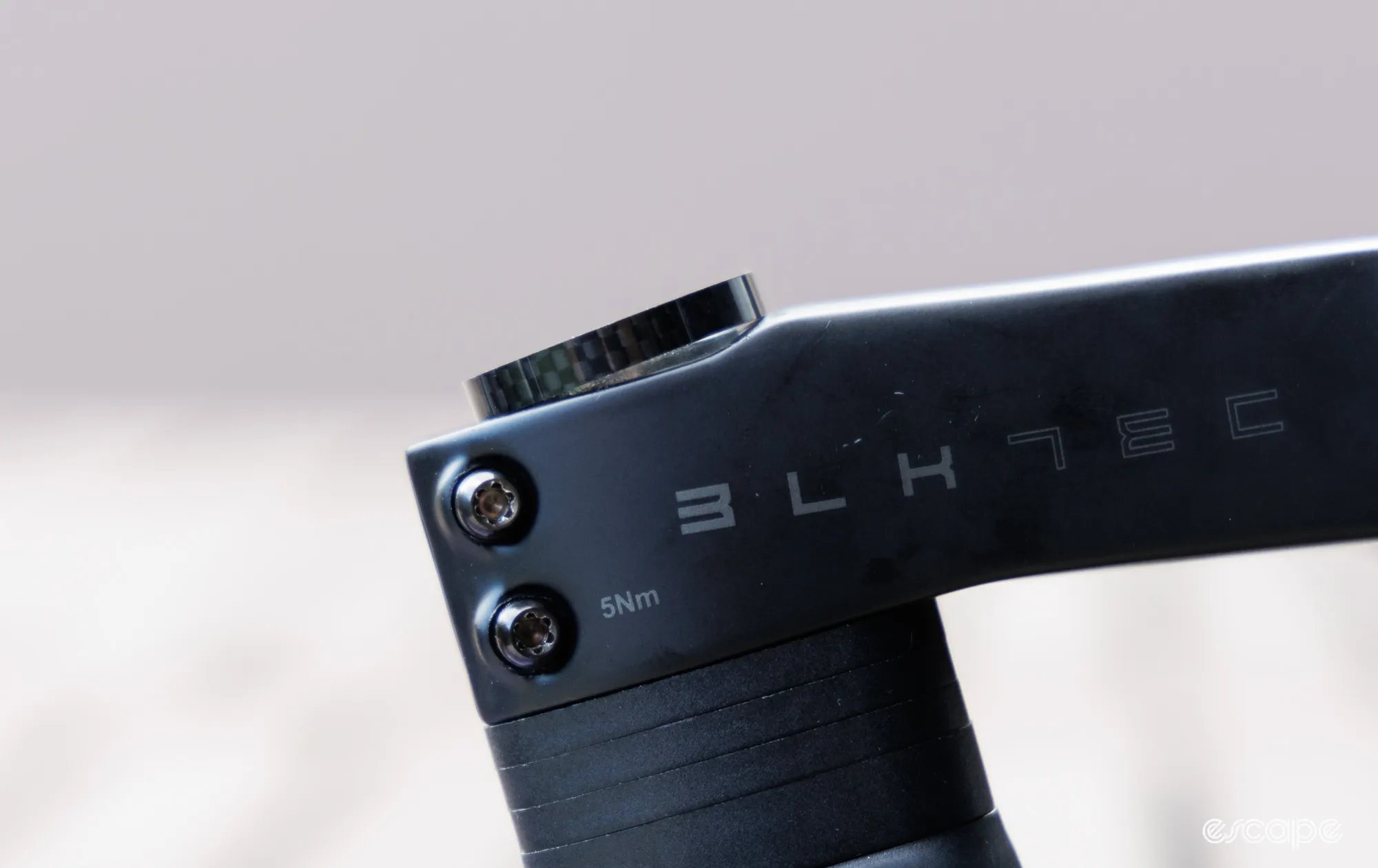 Spacer 10 mm cho ghi đông BlkTec R8 trên xe đạp Polygon Helios A7X