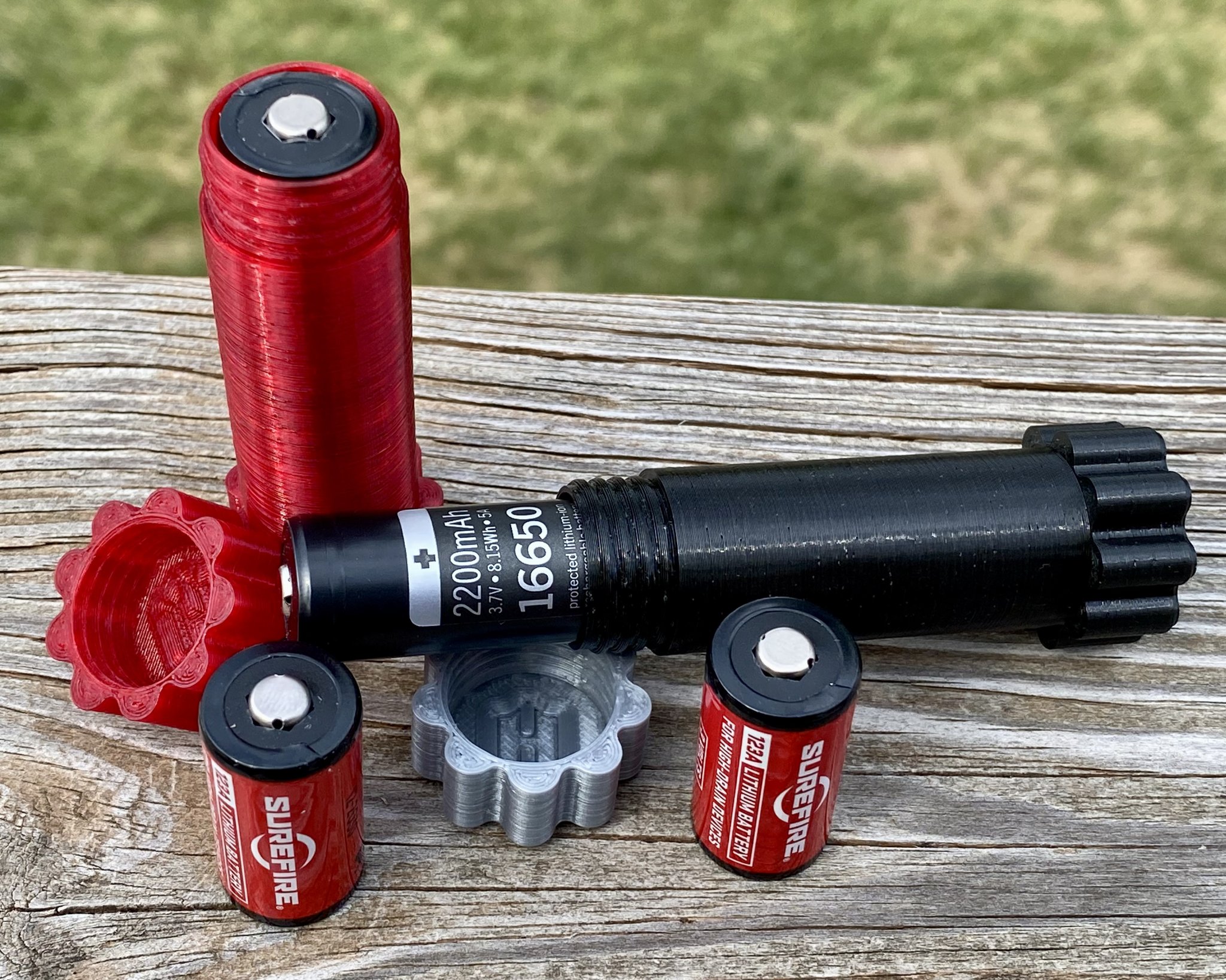 Hộp đựng pin 2xCR123 hoặc 16650 tiện lợi