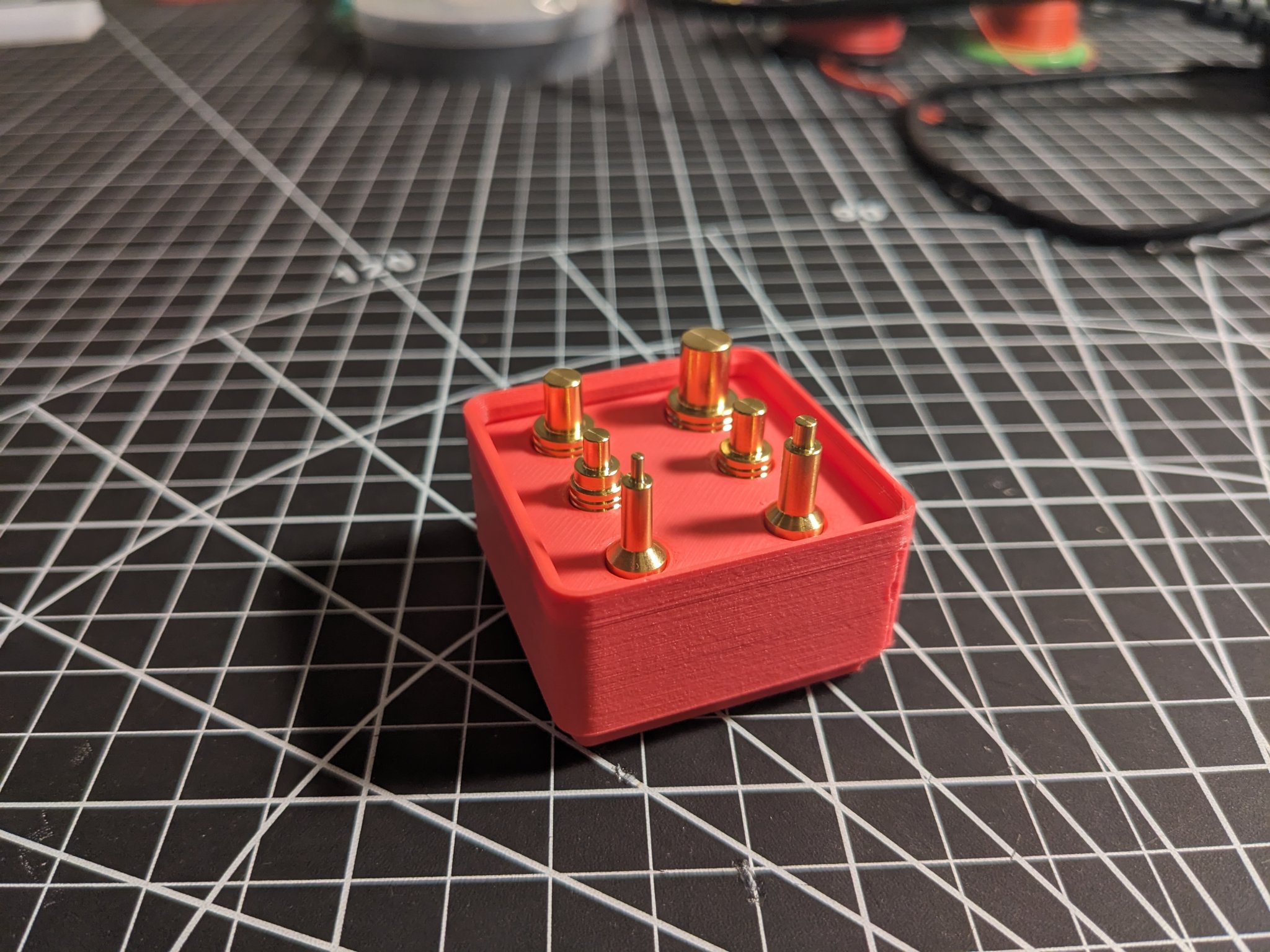 Giá đỡ đầu nối ren TS100 từ Gridfinity