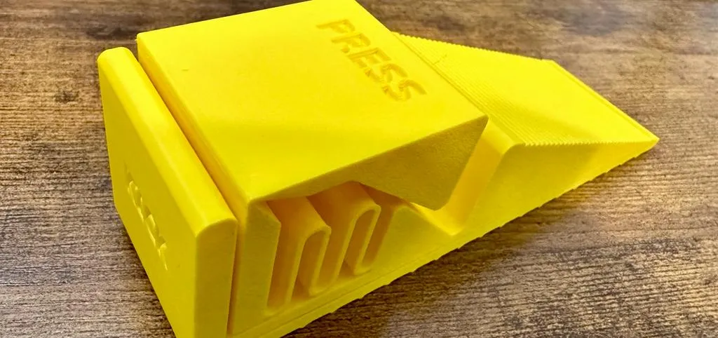 Giá đỡ cửa Kicky dễ dàng in tại chỗ và sử dụng chân