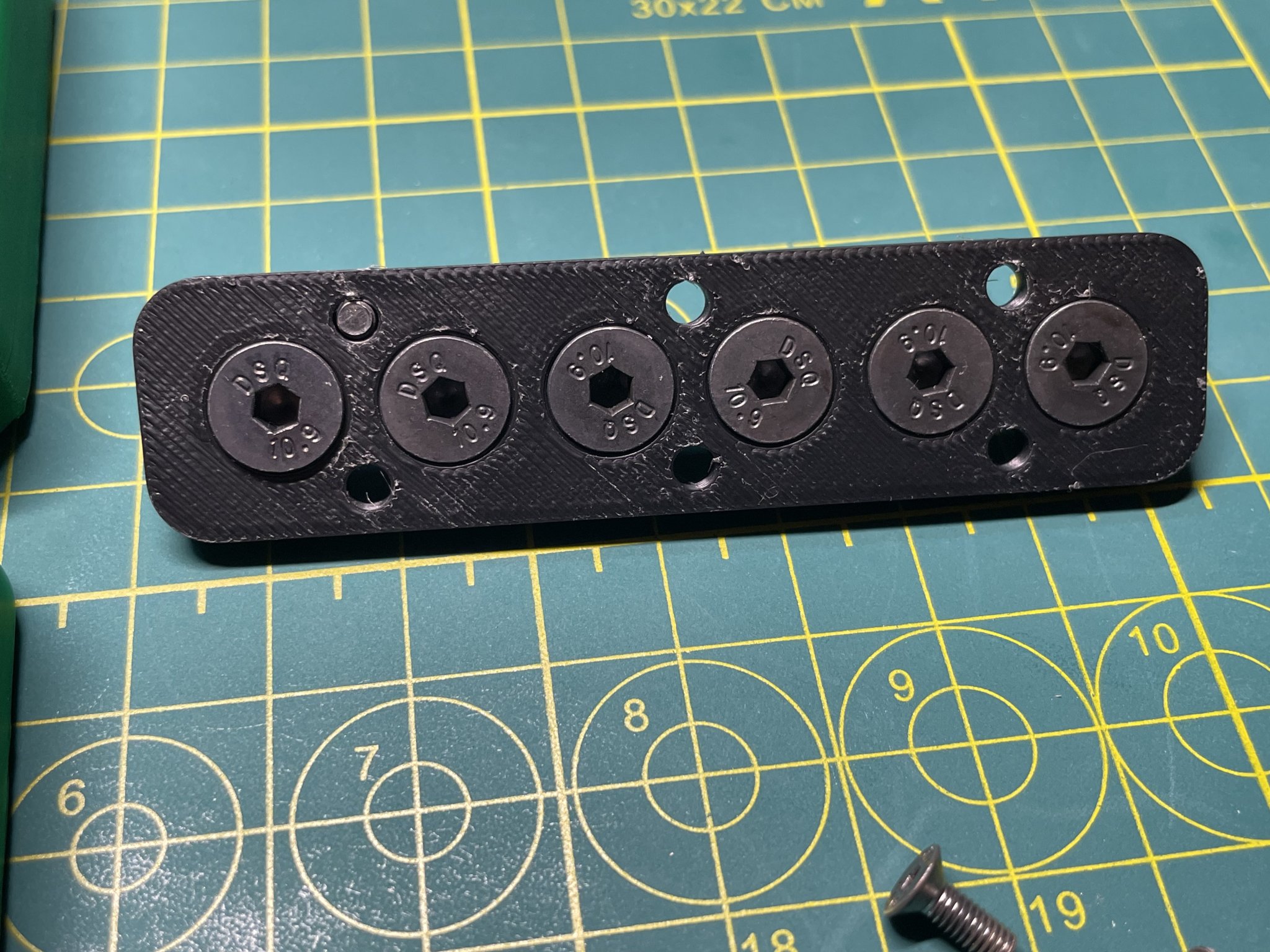 Hộp đựng đầu bút Pinecil với chỗ để đầu thay thế