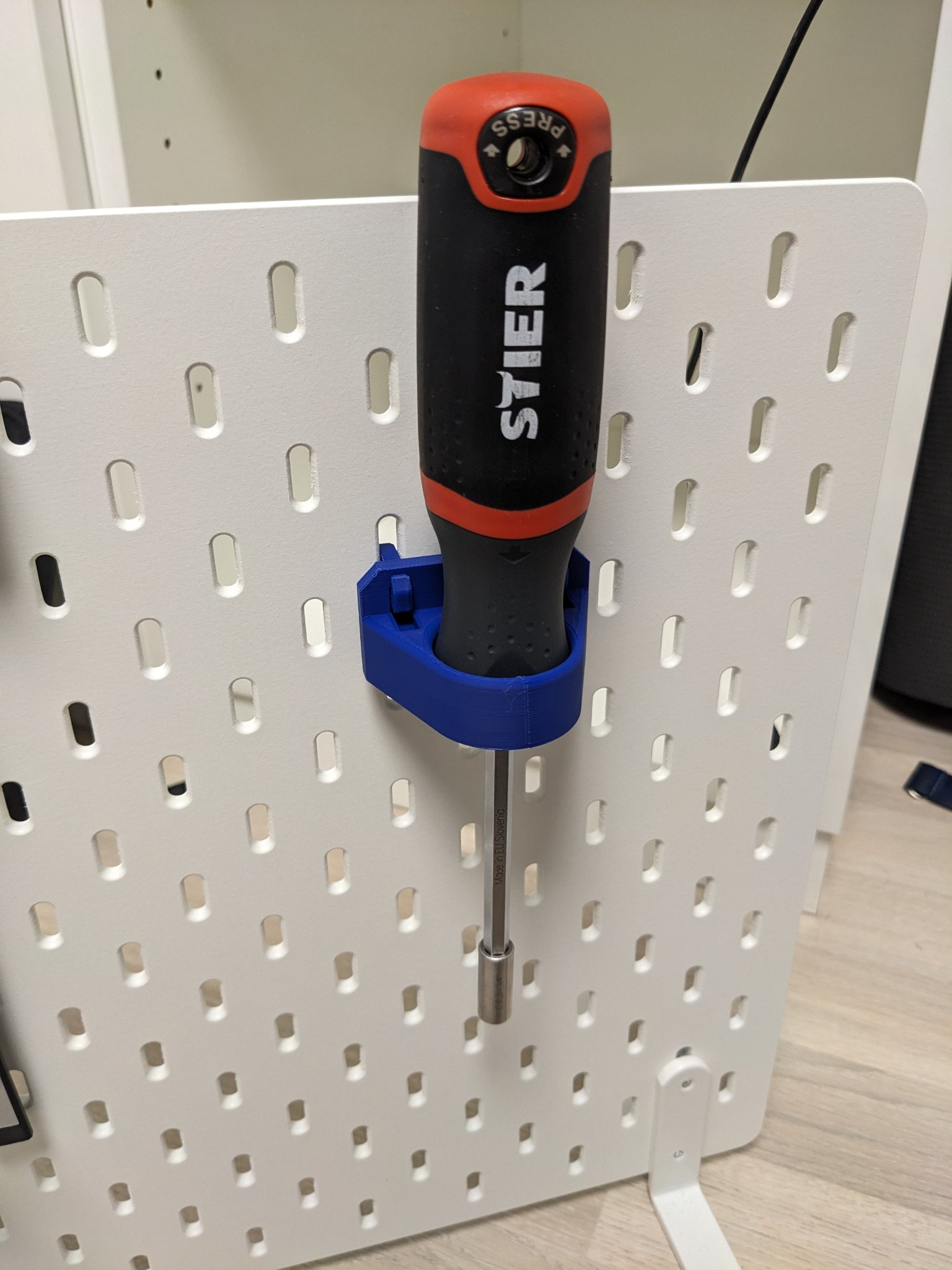 Giá đỡ tua vít STIER với móc Skadis đa năng