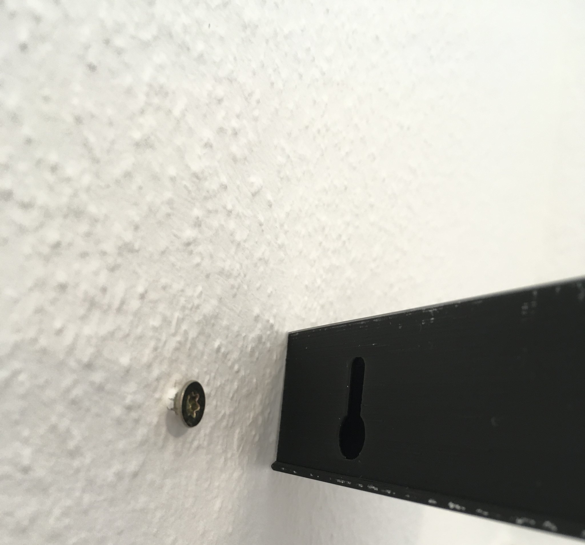 Giá treo tường hình lục giác với phần lấp đầy nổi bật